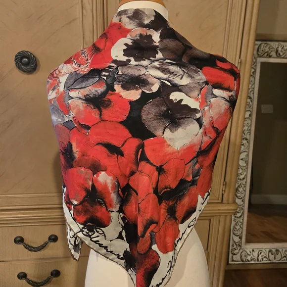 Carolina Herrera Red and Black Floral Wrap - Picture 2 of 4